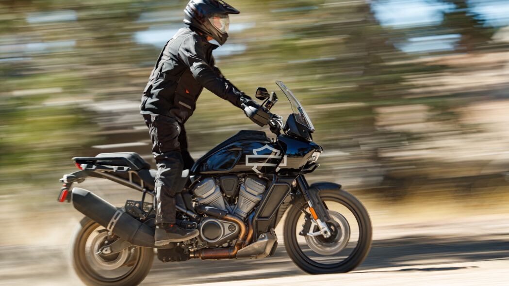 J au vu la HD Pan America aujourd hui Harley-davidson-pan-america-adventure-touring-motorcycle-13