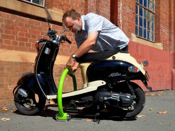 Le ScootaHoop, nouvelle solution contre le vol des scooters