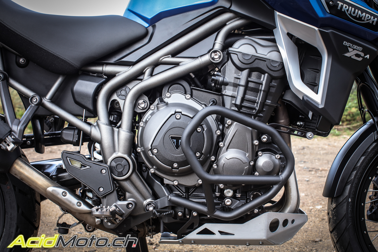 Triumph Tiger Explorer 1200 2016 XR de haut et écran large clair ou gris clair Triumph Tiger Explorer 1200 2016 XR de haut et écran large clair ou gris clair