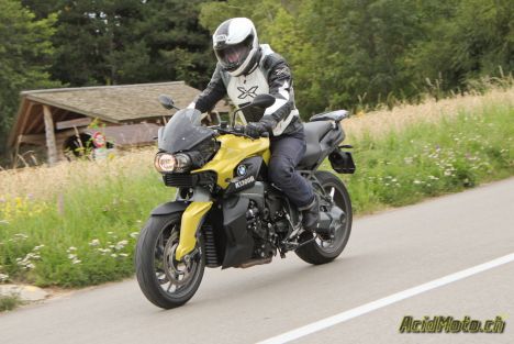 BMW K1300R, de l’adrénaline en barre !