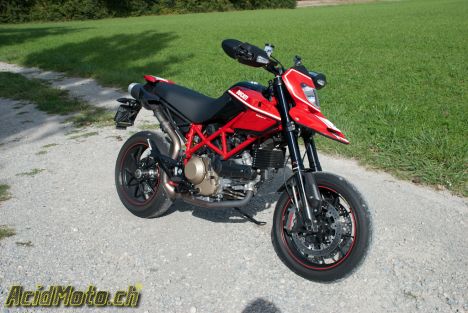 Ducati Hypermotard 1100 Evo SP – Le jouet qui rend fou!
