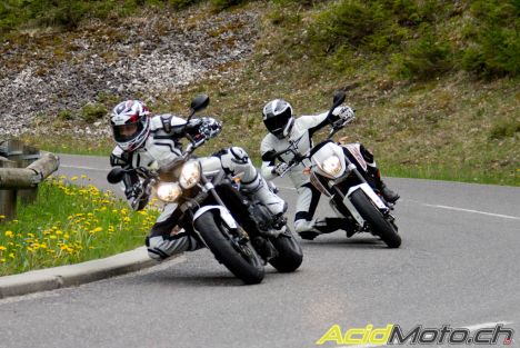 KTM Duke 690 vs Triumph Street Triple R - 1 + 3 = FUN!