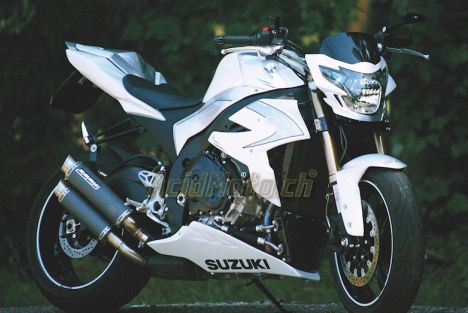 Suzuki Suisse présente son GSR 1000! Pardon, « Virus 1000  »