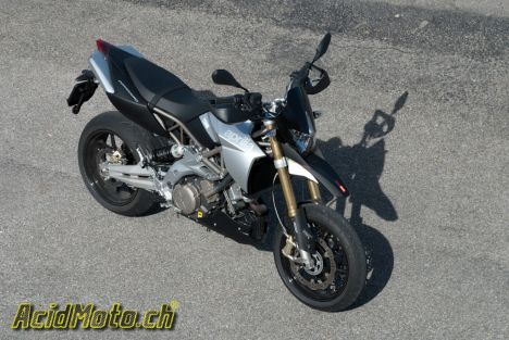 Aprilia Dorsoduro 750 ABS – Boule de nerfs