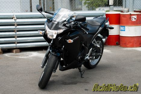 Honda CBR250R, l’entrée en matière