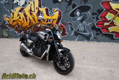 Yamaha Vmax 1700 – Muscle bike!