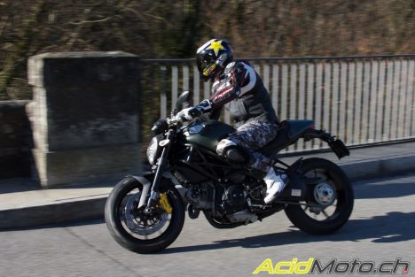 Ducati Monster 1100 Evo Diesel - Ne fuyez pas, elle tourne bien à l'essence !