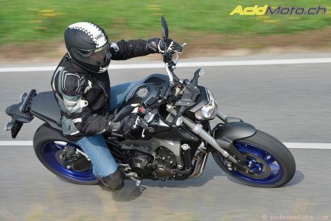 Essai de la Yamaha MT-09 Race Blu – Japonaise de caractère