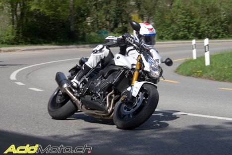 Yamaha FZ8 2013 - Elle ressort plus fort grâce à ses nouveaux ressorts !