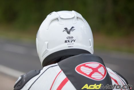 Essai du casque Arai RX-7V - Nouveau jalon des casques intégraux haut de gamme