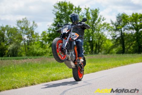 Essai KTM 690 Duke R 2016 – Gniahahaha!