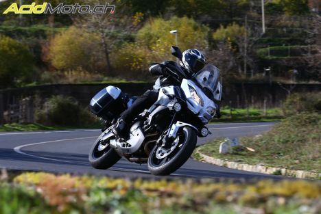 Essai de la Kawasaki Versys 650 en Sicile - Le voyage à la portée de toutes les bourses