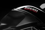 La Ducati Monster 1200 S se pare d&#039;une robe &quot;Black on Black&quot;
