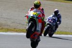 Rossi progresse au Motegi, mais manque de constance