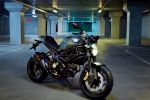 La Ducati Monster Diesel s'exhibe avec Nicky Hayden et  Stefano Rosso