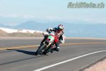 Une Triumph Speed Triple à Pikes Peak