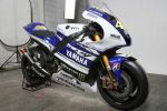 Lorenzo et Rossi présentent la nouvelle Yamaha M1 à Jakarta