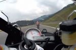 Quand la S1000RR prend en chasse la nouvelle 1290 Super Duke R