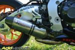 Notre photographe, en extase devant la Honda CBR1000RR Repsol Edition