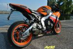Notre photographe, en extase devant la Honda CBR1000RR Repsol Edition
