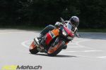 Notre photographe, en extase devant la Honda CBR1000RR Repsol Edition