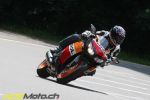 Notre photographe, en extase devant la Honda CBR1000RR Repsol Edition
