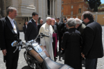 La Harley-Davidson du Pape François est à vendre aux enchères !
