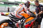 Le rookie en catégorie reine, Marc Márquez, prend la tête des essais de Sepang