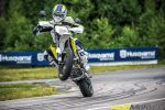 La Husqvarna 701 Supermoto s&#039;illustre dans une vidéo inédite