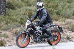 La 401 Vitpilen d&#039;Husqvarna surprise en plein roulage