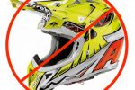 La Fédération Française de Motocyclisme interdit l&#039;usage des casques de type tout-terrain sur circuit