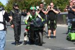 TT de l&#039;île de Man - James Hillier tape un record de vitesse au guidon de la Kawasaki Ninja H2R