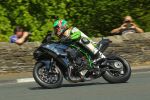 TT de l&#039;île de Man - James Hillier tape un record de vitesse au guidon de la Kawasaki Ninja H2R