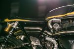 Dark Arts – La Triumph Thruxton R revue par Wenley Andrew