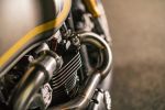 Dark Arts – La Triumph Thruxton R revue par Wenley Andrew