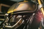 Dark Arts – La Triumph Thruxton R revue par Wenley Andrew