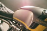 Dark Arts – La Triumph Thruxton R revue par Wenley Andrew