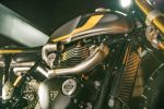 Dark Arts – La Triumph Thruxton R revue par Wenley Andrew