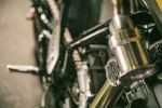 Dark Arts – La Triumph Thruxton R revue par Wenley Andrew