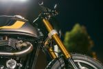 Dark Arts – La Triumph Thruxton R revue par Wenley Andrew