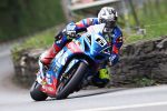 IOMTT 2017 - Michael Dunlop remporte le SeniorTT sur sa Bennetts Suzuki