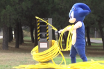 Rémi Gaillard s&#039;attaque à un radar en version Sonic