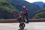 Le Team Duke Acrobatie fait voir du paysage à la Yamaha MT-09 !