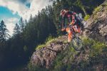 Les KTM 690 SMC R et Enduro R s&#039;offrent un nouveau look 2021