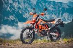 Les KTM 690 SMC R et Enduro R s&#039;offrent un nouveau look 2021