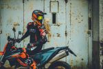 Les KTM 690 SMC R et Enduro R s&#039;offrent un nouveau look 2021