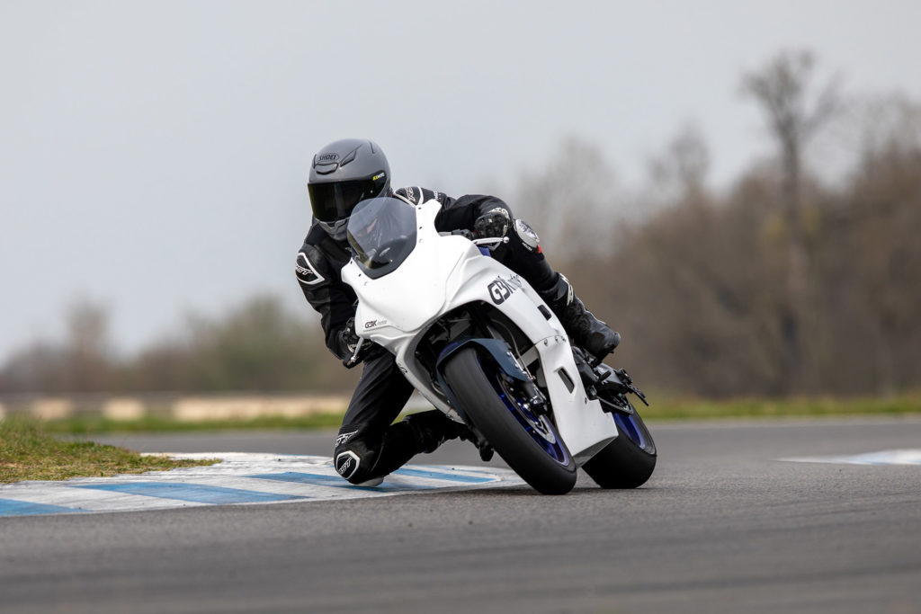 On a essayé la Yamaha R7 Turbo Vidéo AcidMoto.ch