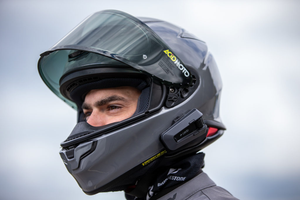 Essai Cardo Packtalk Edge - La nouvelle référence - AcidMoto.ch