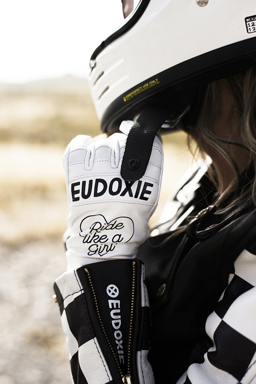 Équipement Moto Femme : Vestes et Gants Eudoxie, pour une sécurité