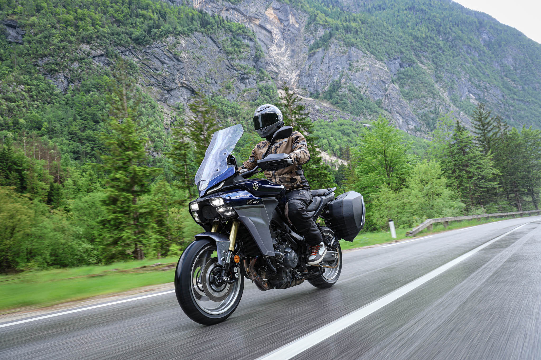 2025-Yamaha-Tracer-9-GT+_review-38